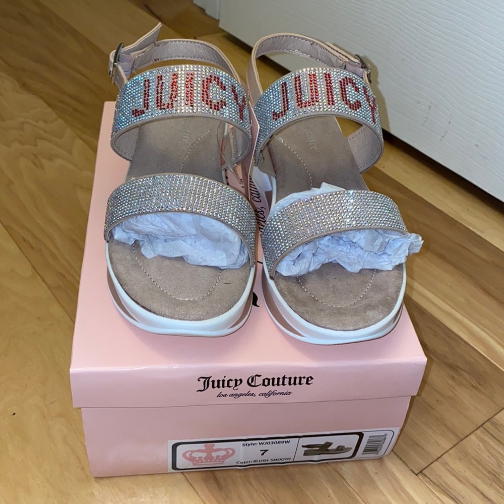 NWT Juicy Couture Sandal Sz 7 Style: WJ03089W